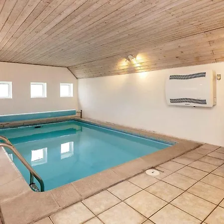 Lovely Holiday With Swimming Pool, Holiday home
